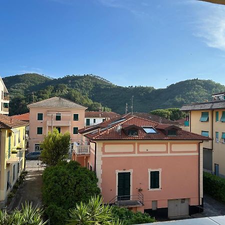 Ampio Trilocale Con Posto Auto Villa Sestri Levante Luaran gambar