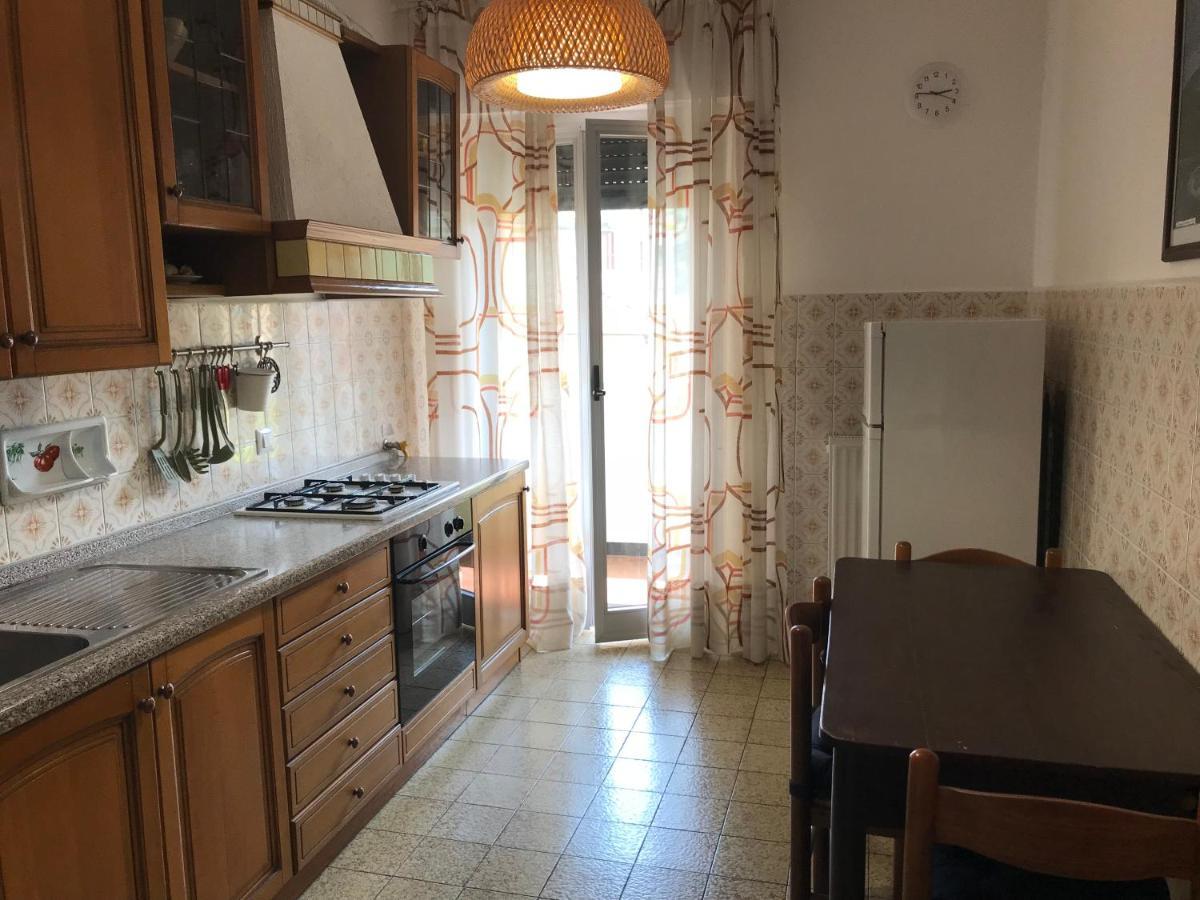 Ampio Trilocale Con Posto Auto Villa Sestri Levante Luaran gambar