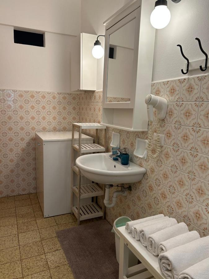 Ampio Trilocale Con Posto Auto Villa Sestri Levante Luaran gambar